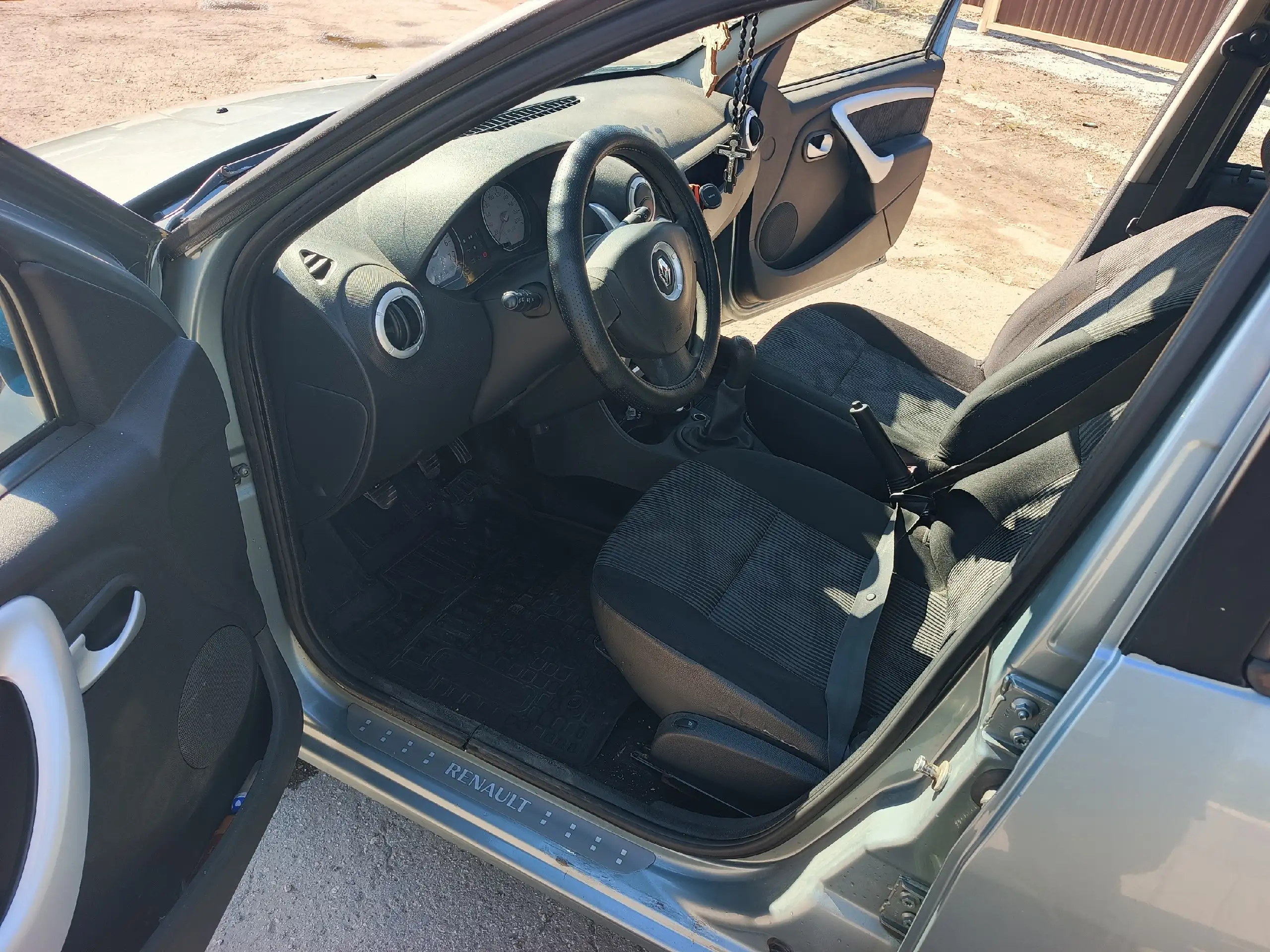 Renault Sandero 1.6 8V, 2013 г. - Легковые автомобили (Авто) в Чапаевск