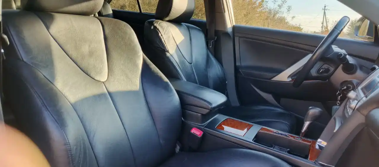 Toyota Camry 2.4 AT 2009 года