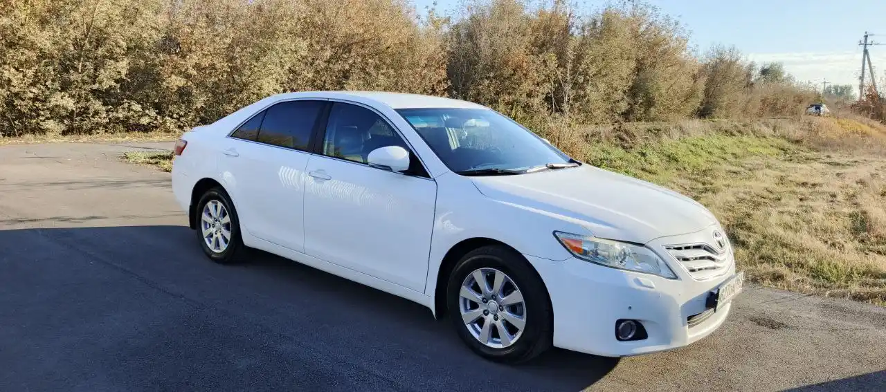 Toyota Camry 2.4 AT 2009 года