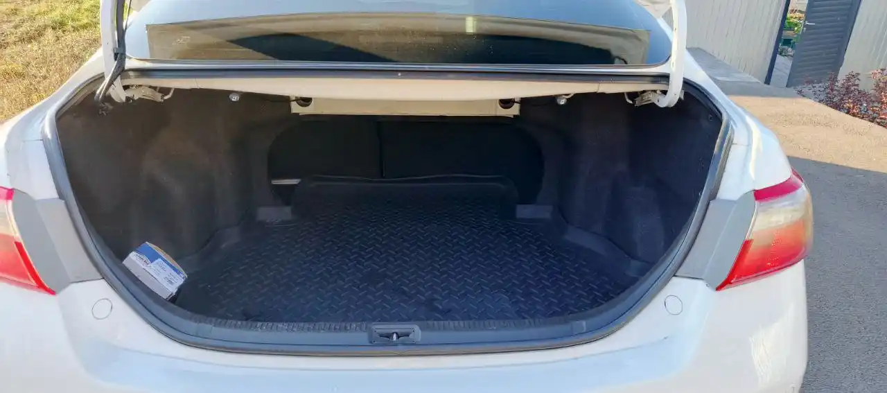 Toyota Camry 2.4 AT 2009 года