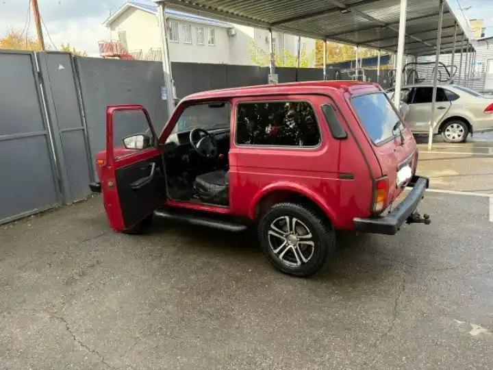 Продам ВАЗ 21213 2001 года