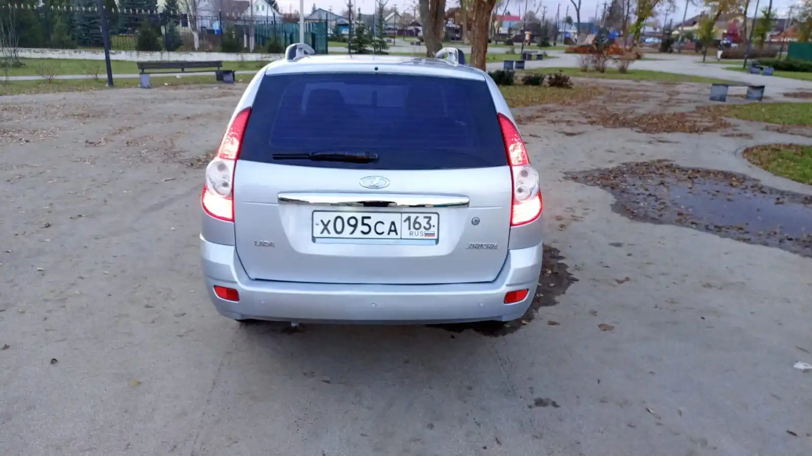 Продажа Приоры Универсал 2011 года