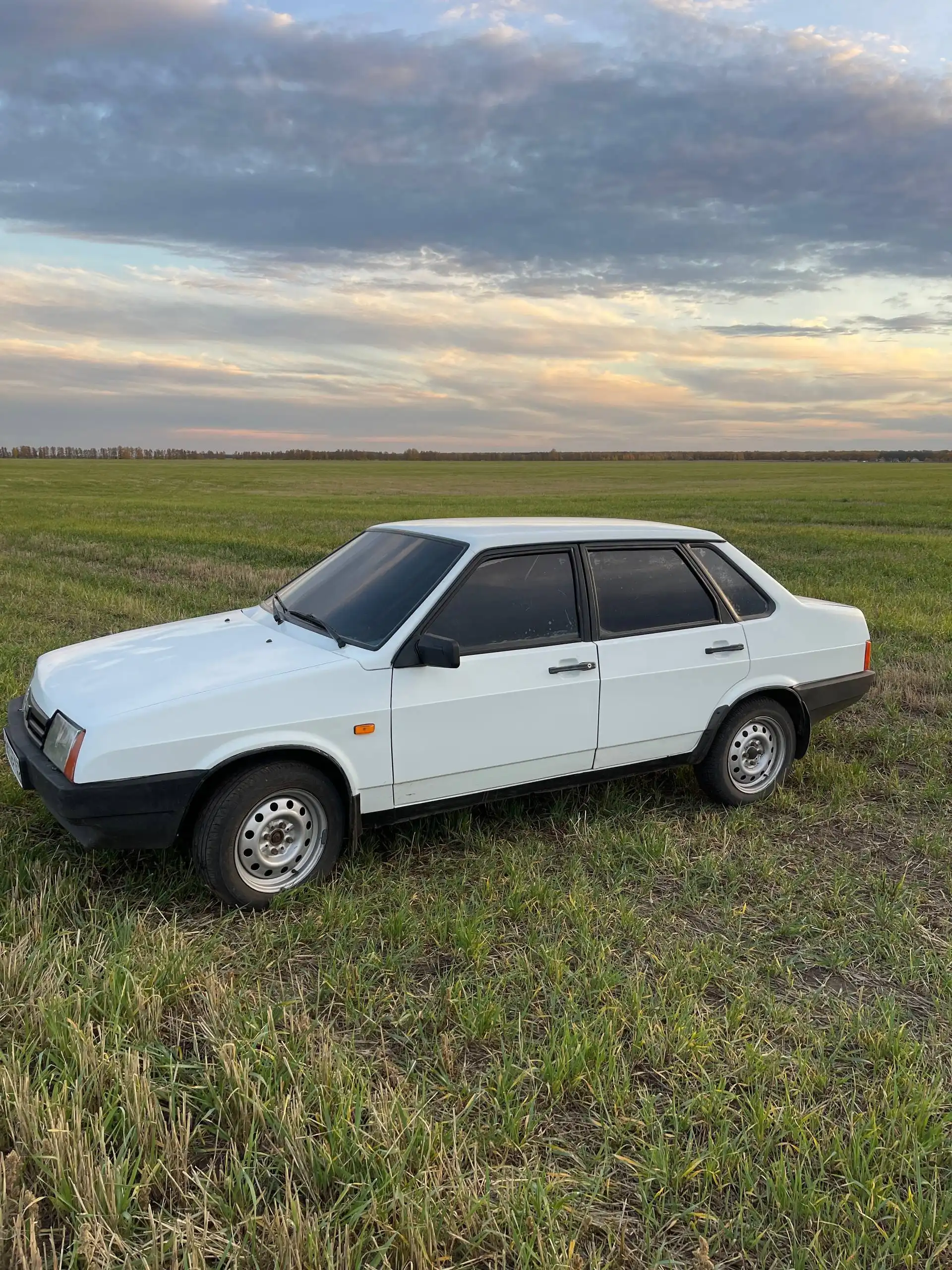 ВАЗ 21099 инжектор 2001 года