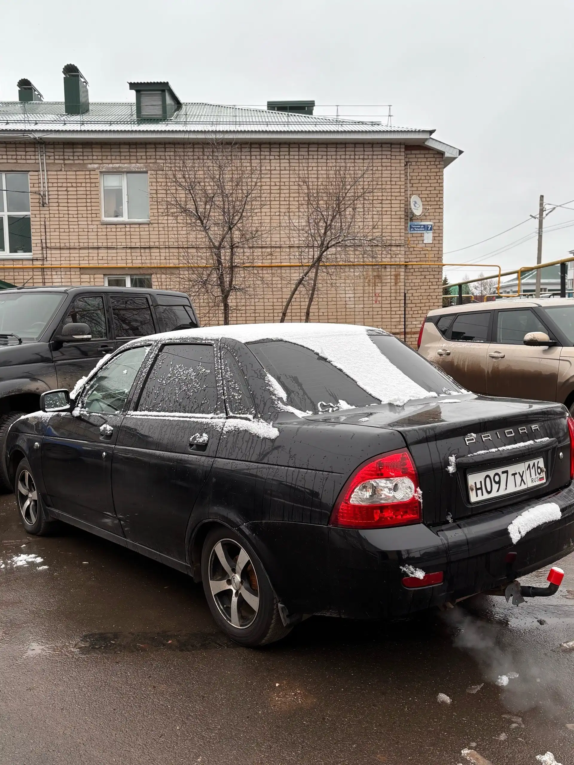 Продам автомобиль Lada Priora 2011 года