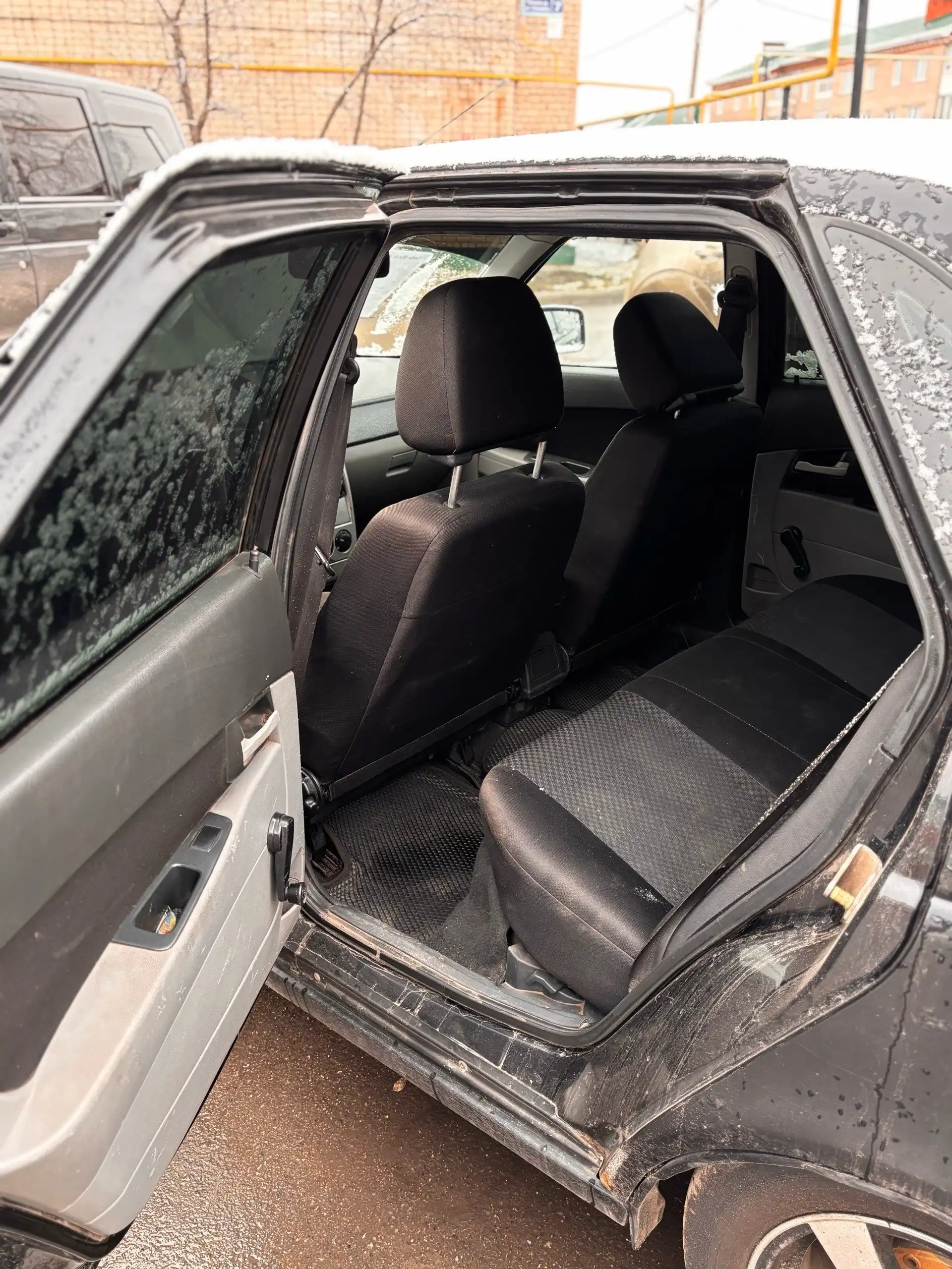 Продам автомобиль Lada Priora 2011 года