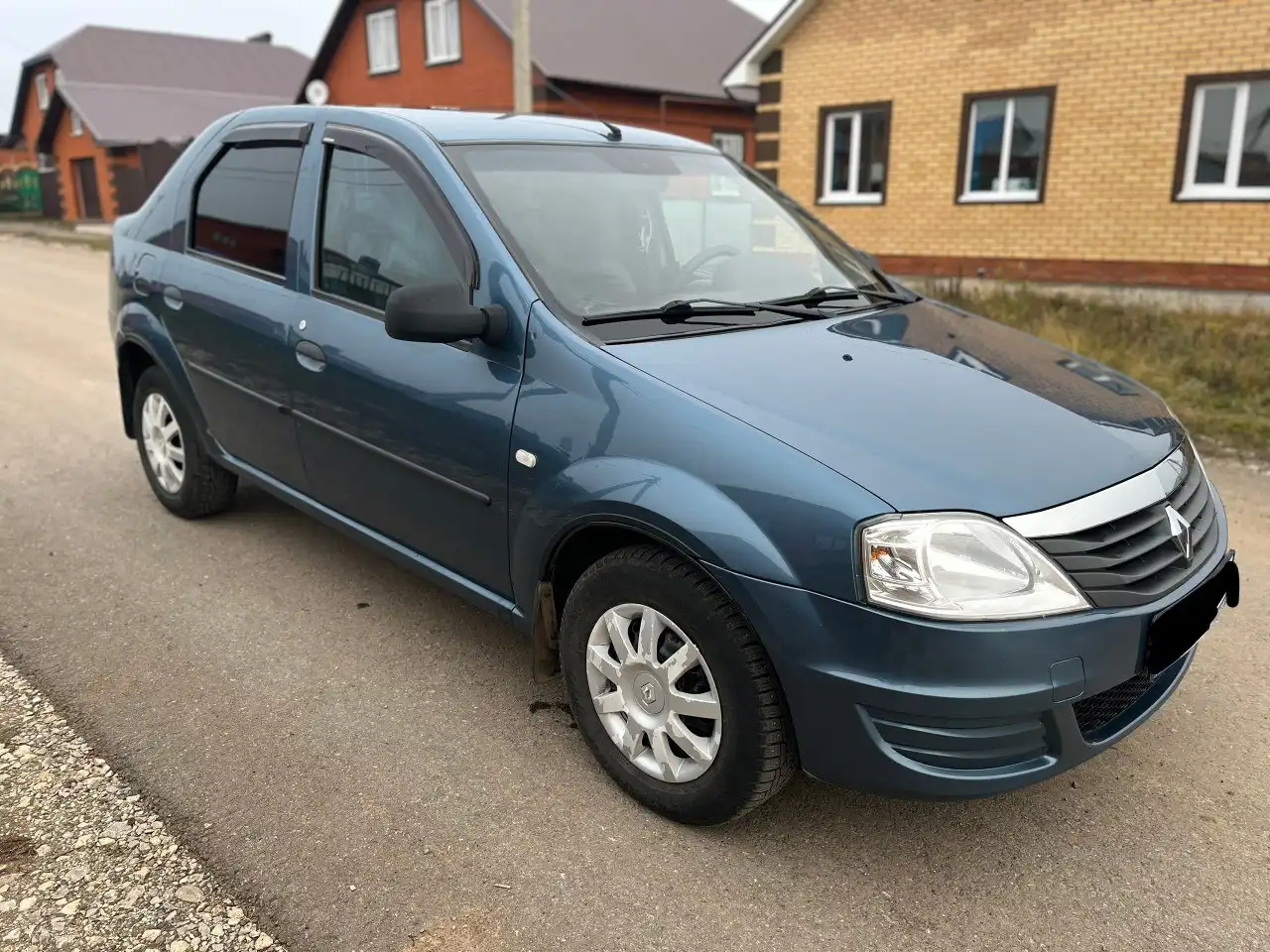 Продам Renault Logan 1.6 2011 года
