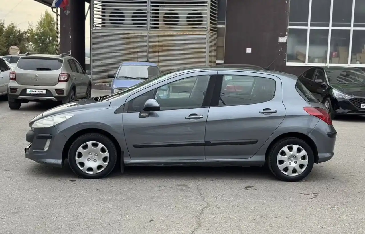 Продам Peugeot 308 2008 года в хорошем состоянии