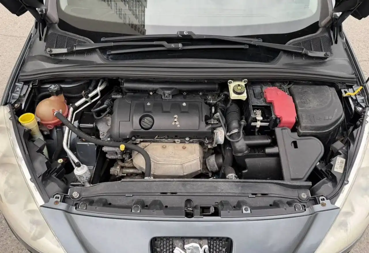 Продам Peugeot 308 2008 года в хорошем состоянии