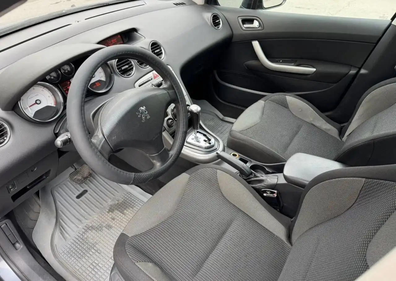Продам Peugeot 308 2008 года в хорошем состоянии