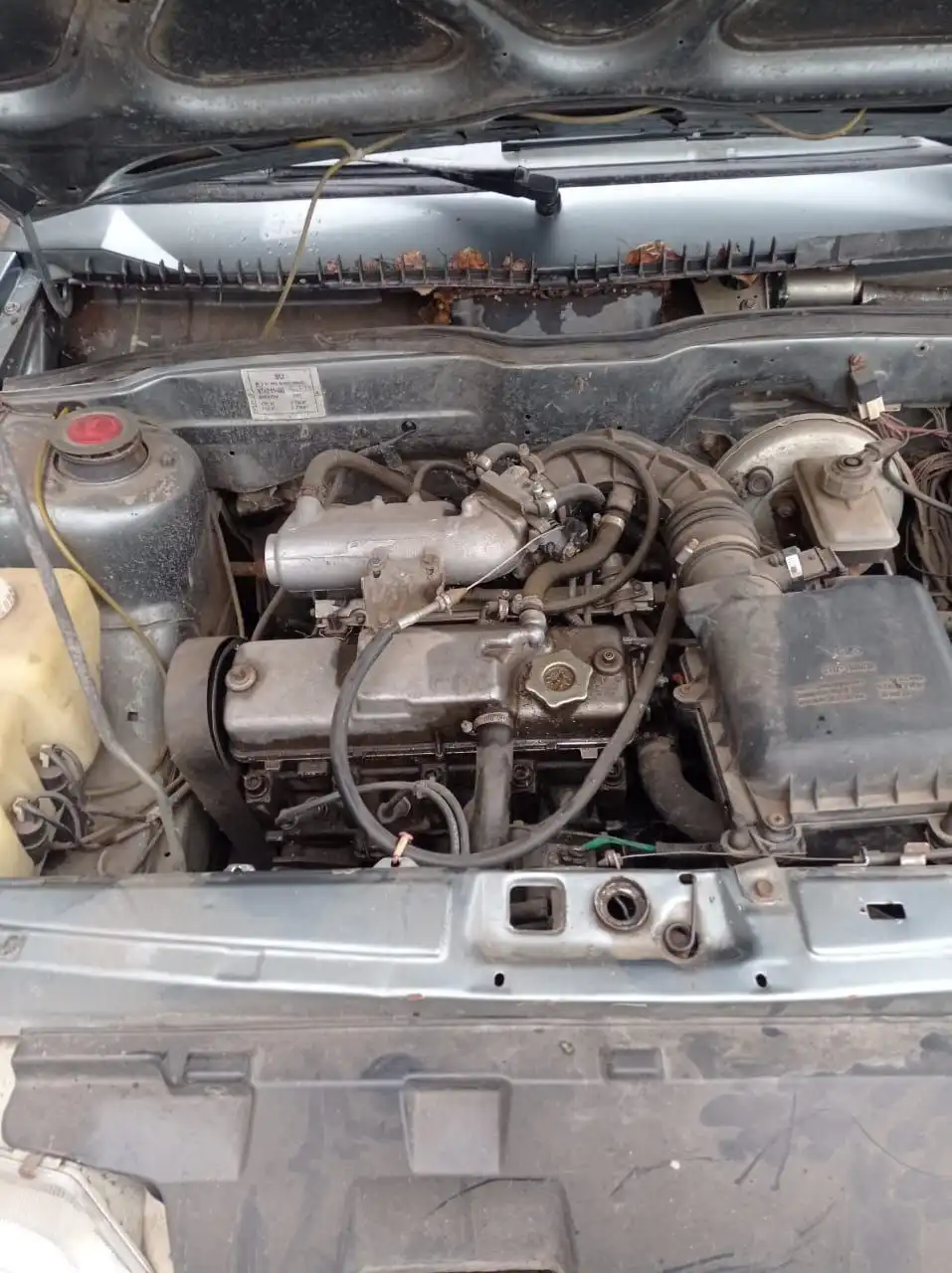 Автомобиль 2005 года на ходу с ремонтом