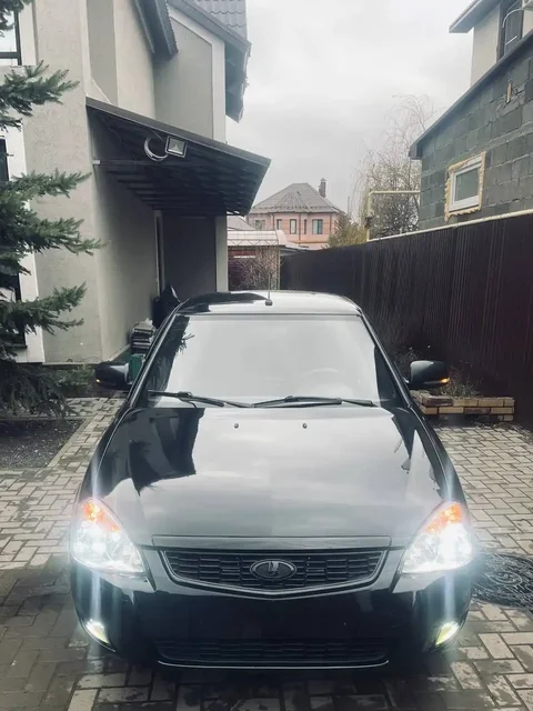 Продам Лада Приора 2011 года, 1.6, механическая КПП, пробег 140000 км - Авто в Самара
