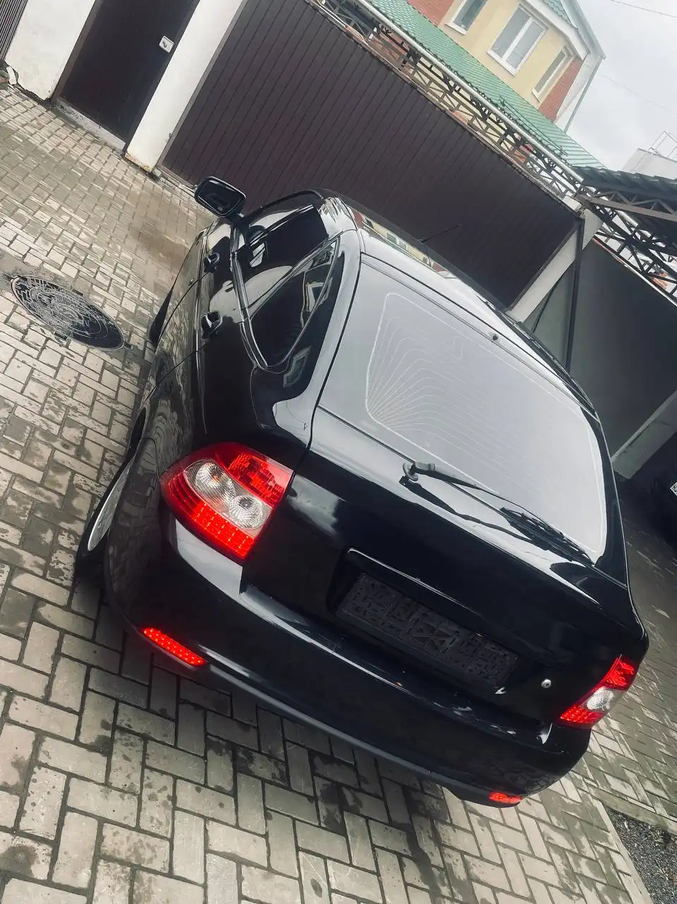 Продам Лада Приора 2011 года, 1.6, механическая КПП, пробег 140000 км