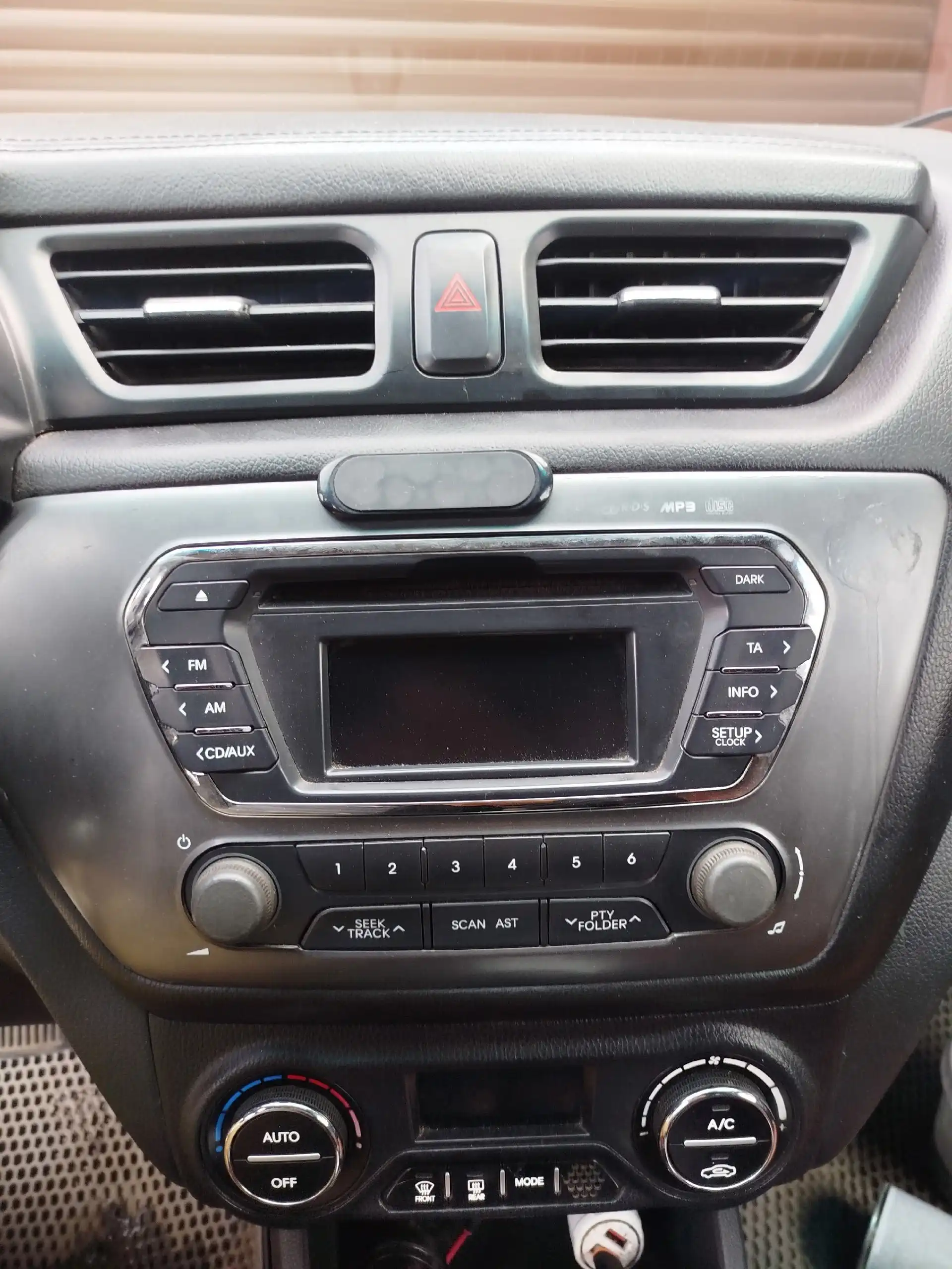 Продам Kia Rio 1.6 АКПП 2012 года