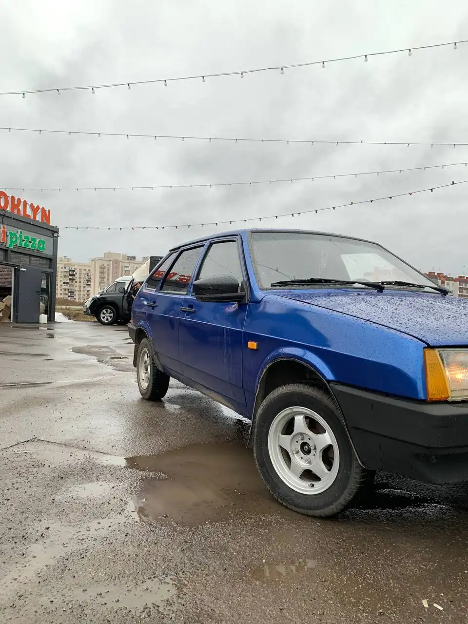 ВАЗ 2109 1997 года с пробегом 180000 км