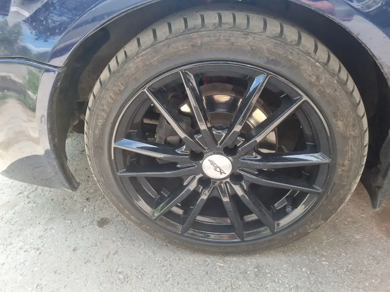 Lada Priora 2013 года в комплектации Люкс с дополнительным оборудованием