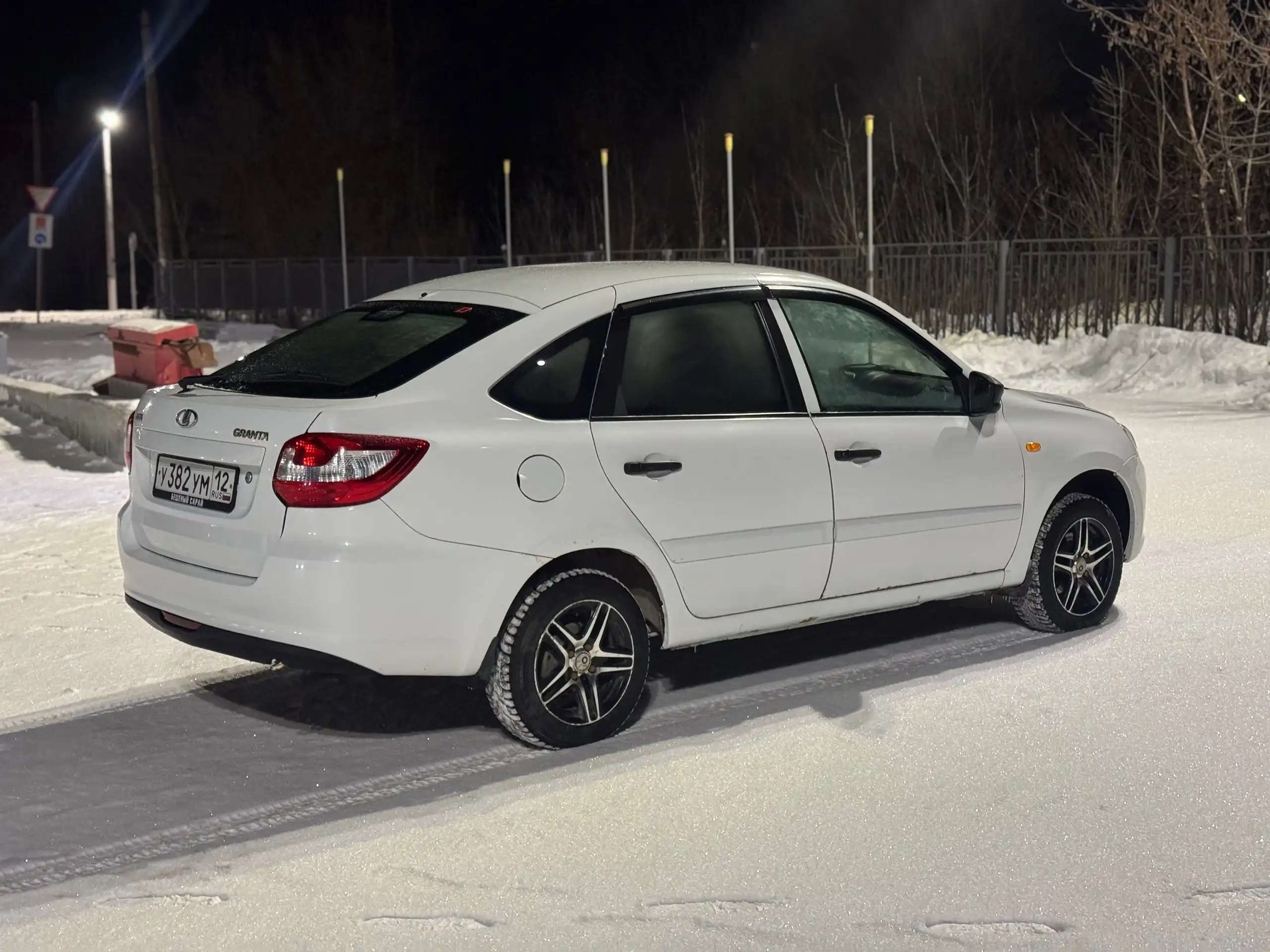 Продажа Lada Granta Liftback 2015 года в Чапаевске