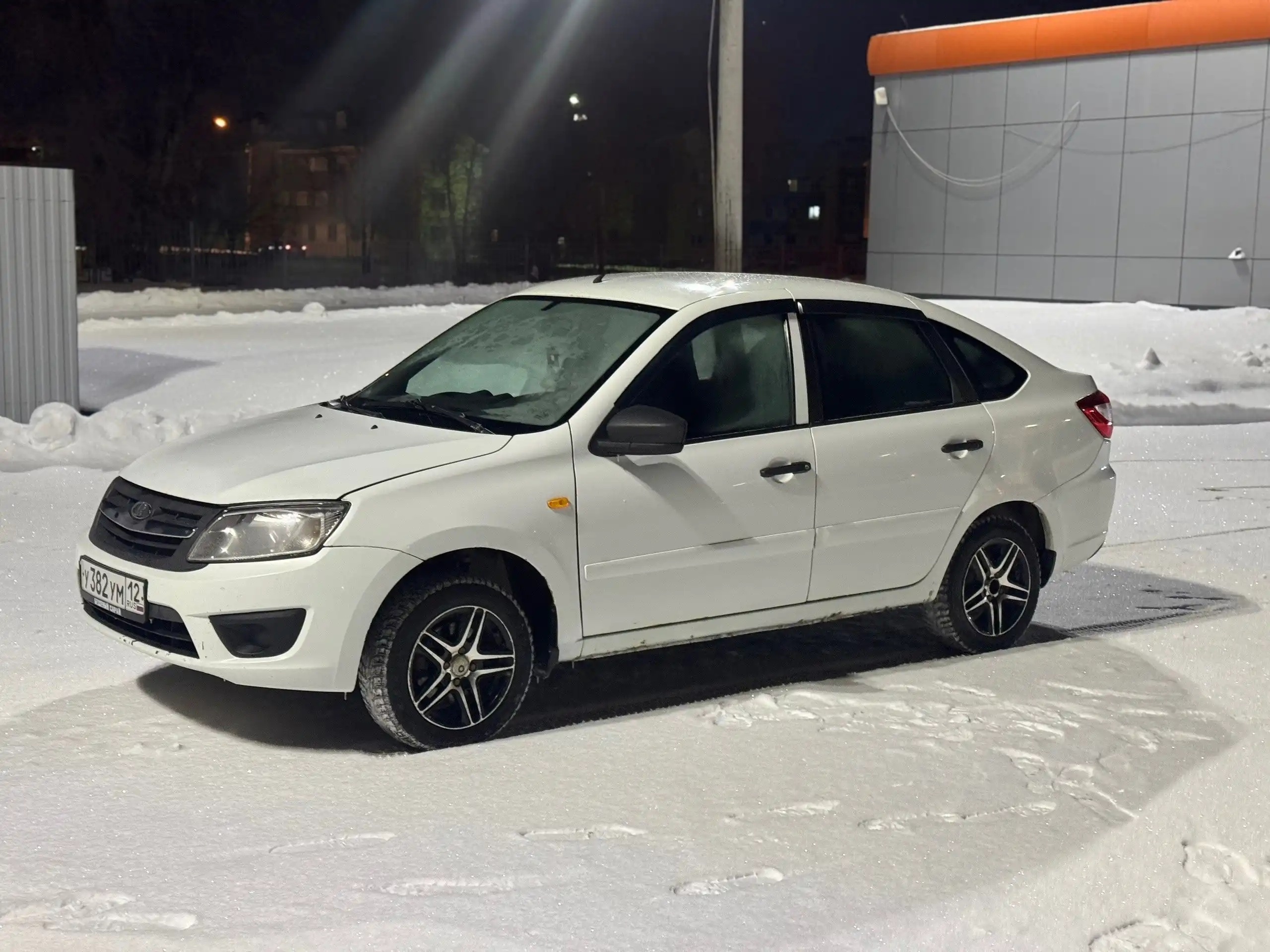 Продажа Lada Granta Liftback 2015 года в Чапаевске