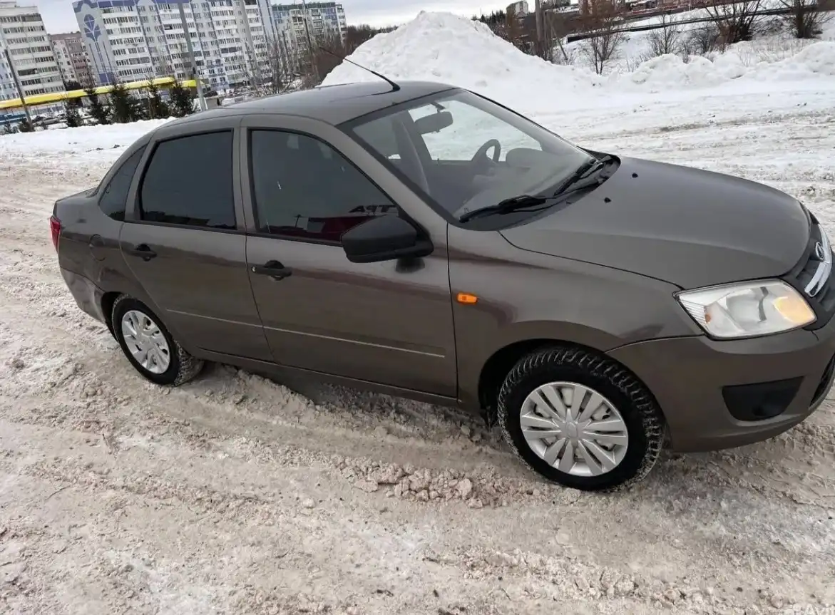 Продажа Лады Гранты 2014 года выпуска - Авто в Чистополь
