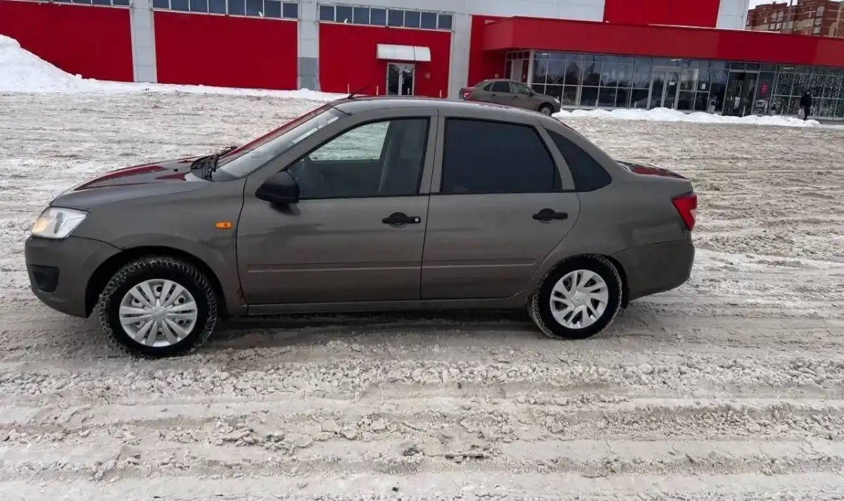 Продажа Лады Гранты 2014 года выпуска - Авто в Чистополь