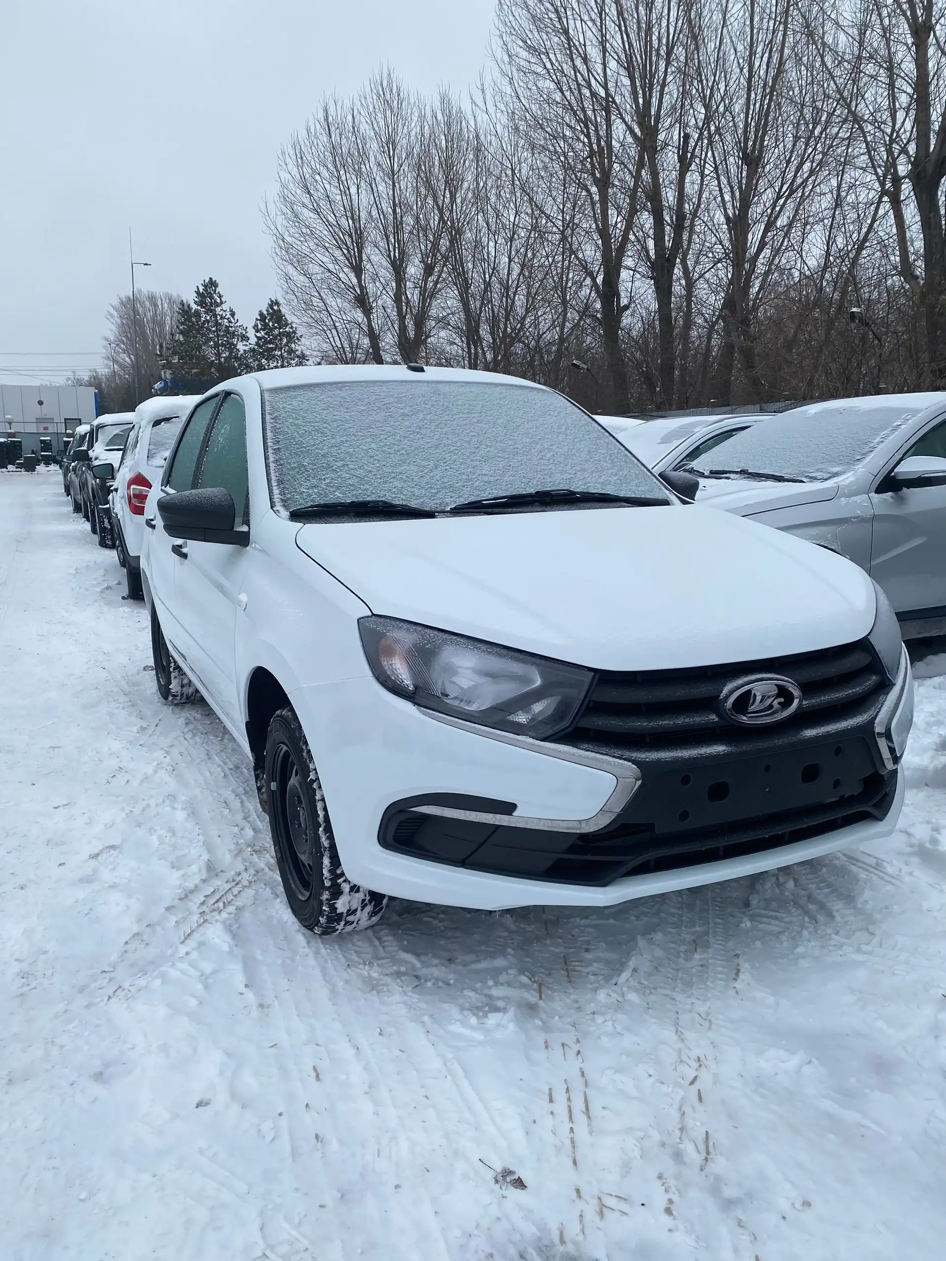 Lada Granta Standard 2025, белый ледниковый, 90 л.с., 5 МТ - Легковые автомобили (Авто) в Тольятти