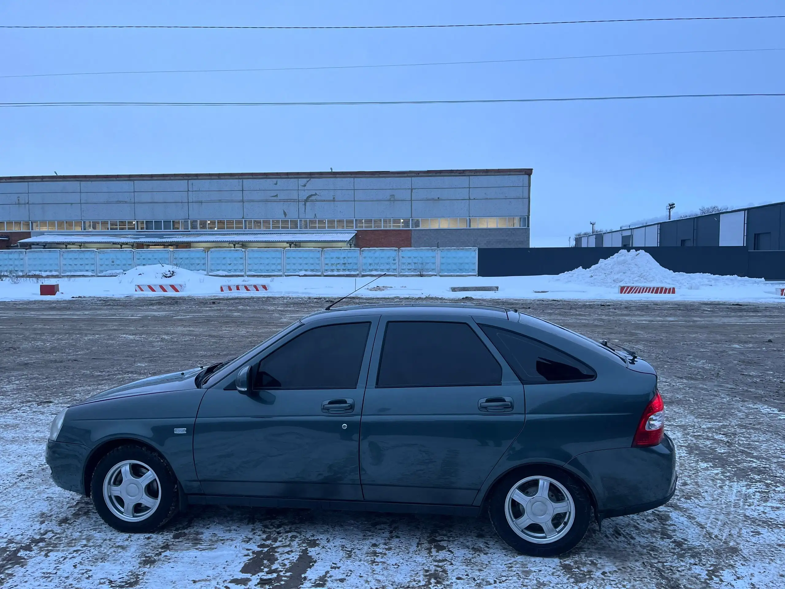 Продается Лада Приора 2010 года с зимней резиной - Легковые автомобили (Авто) в Самара