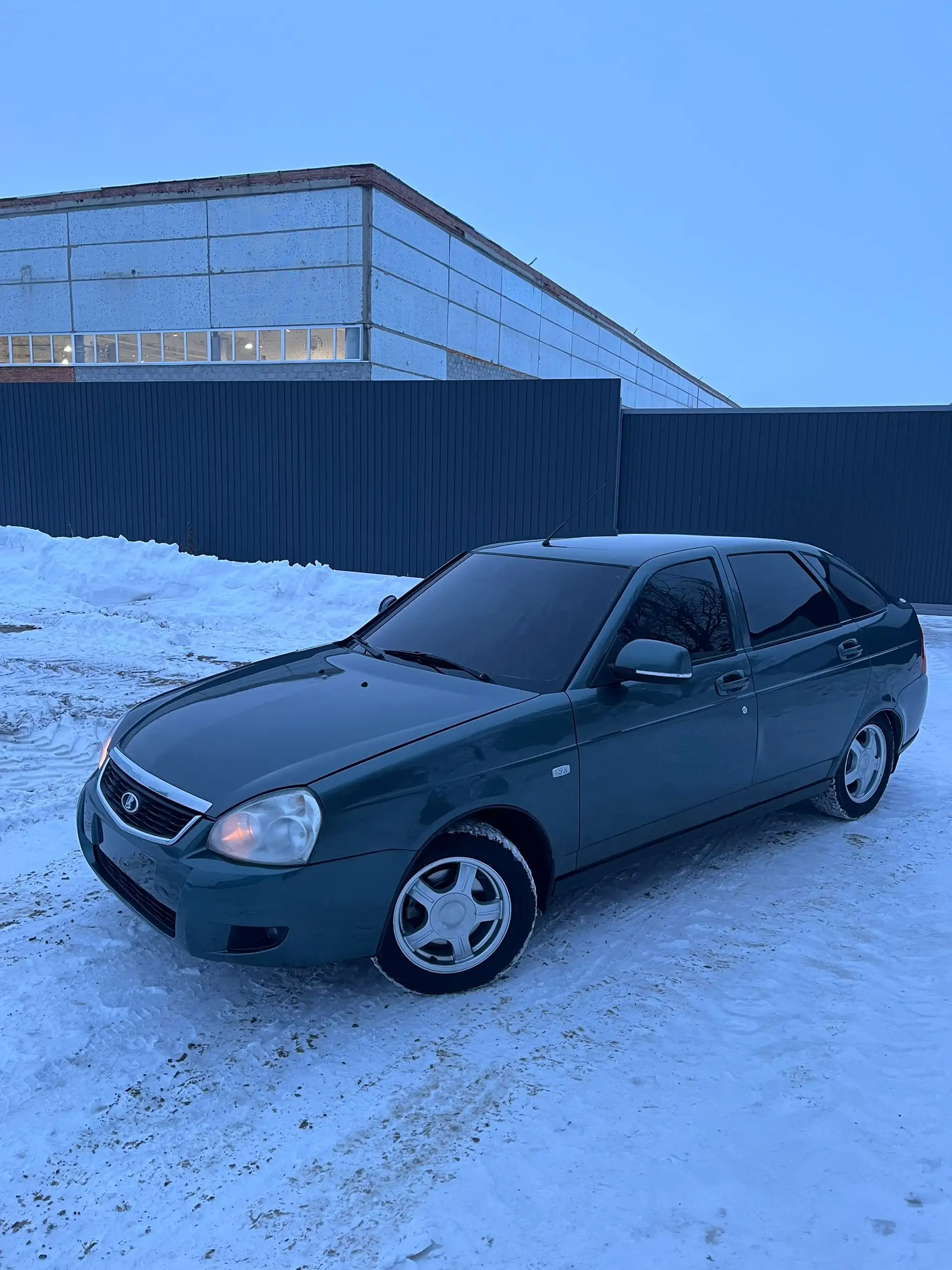 Продается Лада Приора 2010 года с зимней резиной - Легковые автомобили (Авто) в Самара