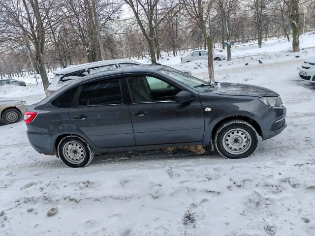 Продажа авто Toyota 2018 года зеленого цвета - Мото в Тольятти