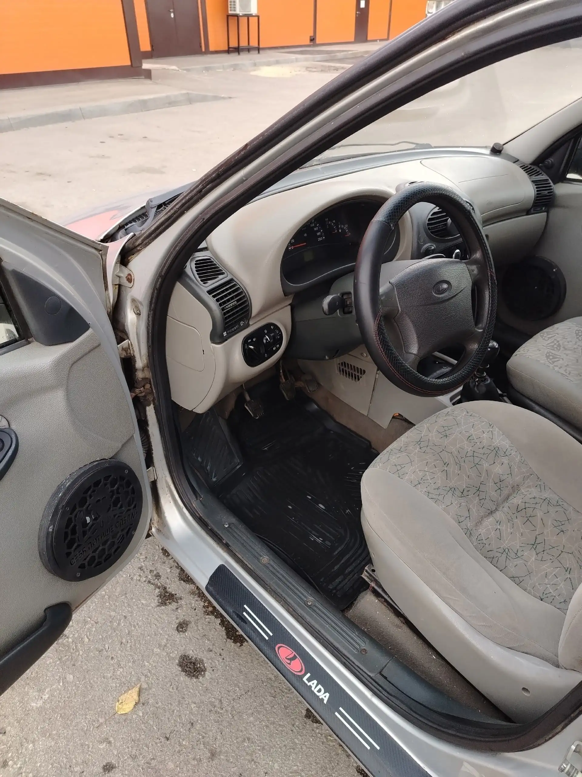 Продажа Lada Kalina с обширными замененными деталями и аудиосистемой - Легковые автомобили (Авто) в Сызрань