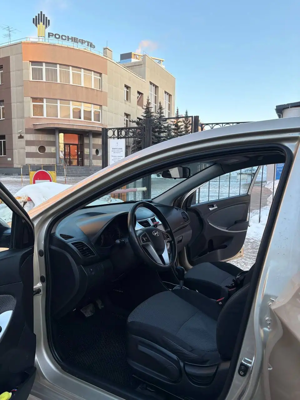 Продажа Hyundai Solaris 2014 года с полным техобслуживанием и доп. оборудованием - Легковые автомобили (Авто) в Самара