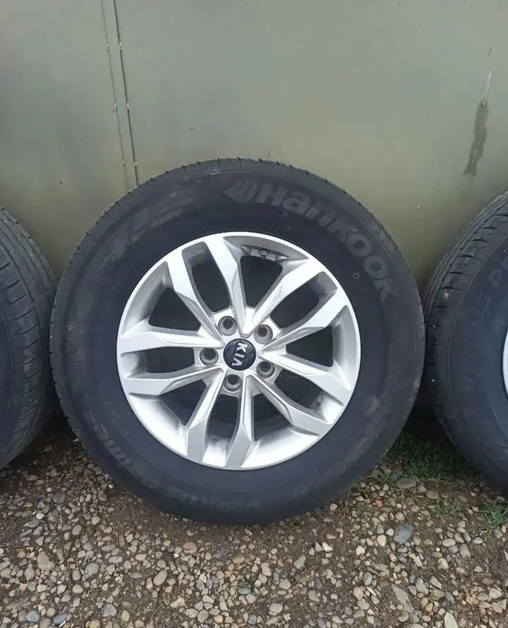 Колеса Kia Sportage R16 с летними шинами Hankook - Запчасти (Авто) в Тольятти