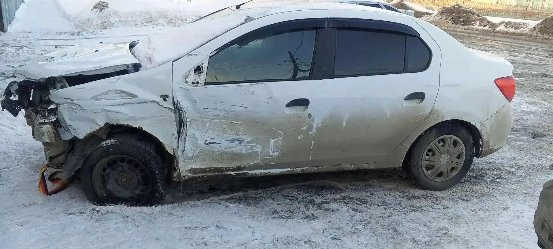 Продам Renault Logan 2016 г. с неисправным иммобилайзером - Авто в Самара