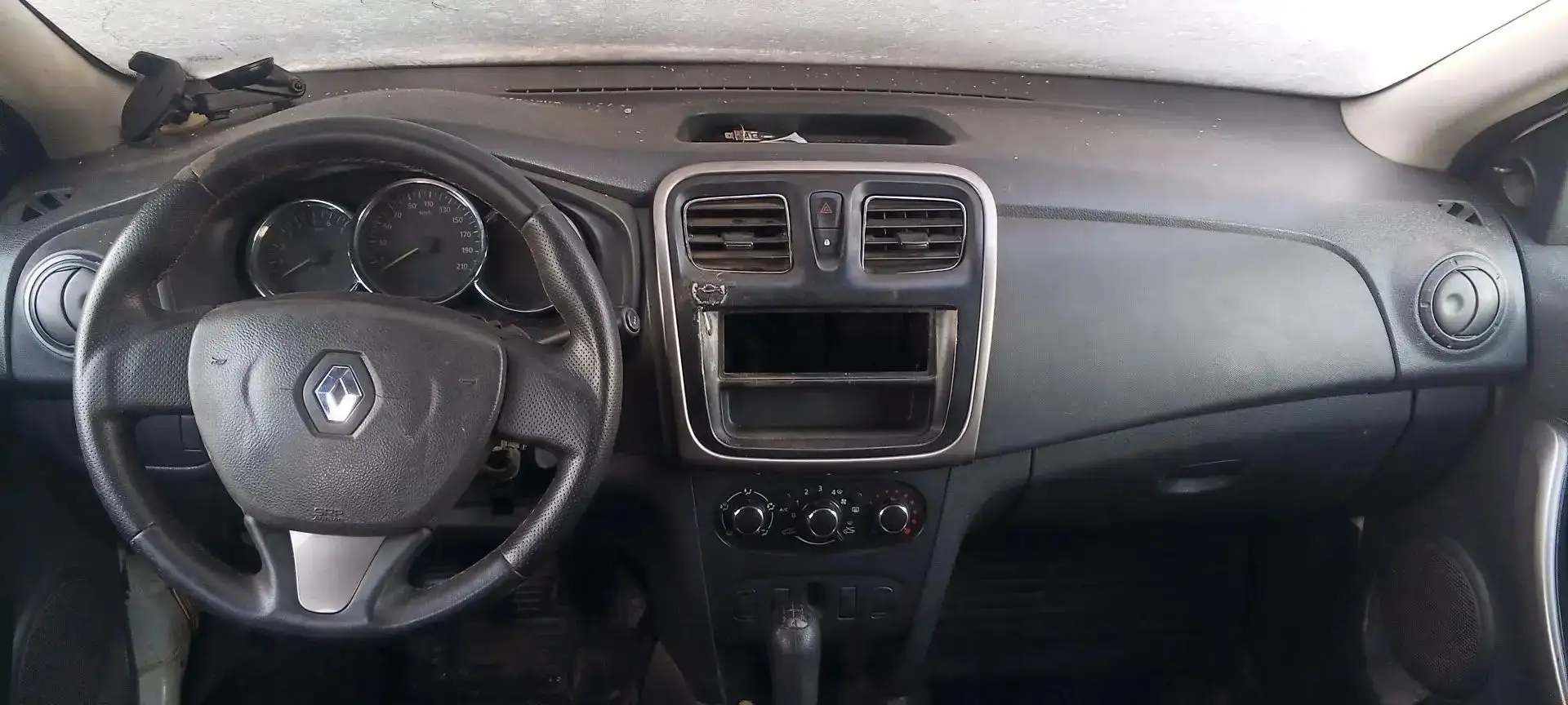 Продам Renault Logan 2016 г. с неисправным иммобилайзером - Авто в Самара