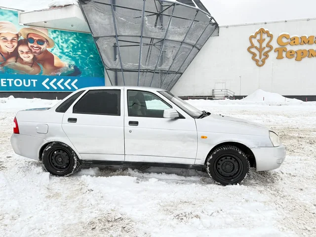 Продается Lada Priora 2007 года с ГБО и ЭУР - Внедорожники/кроссоверы в Самара