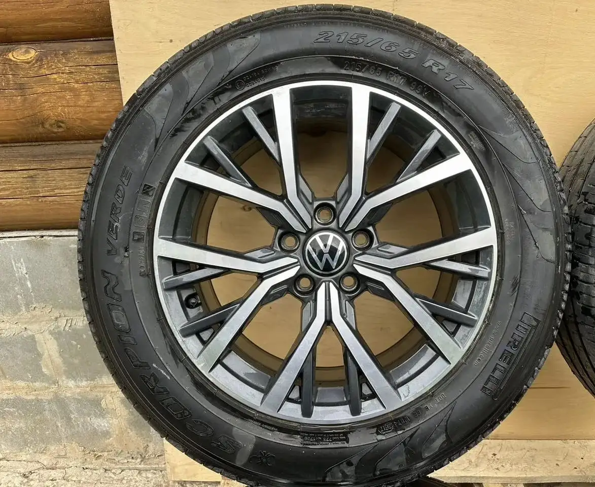 Летние колеса Volkswagen с оригинальными дисками - Запчасти (Авто) в Тольятти