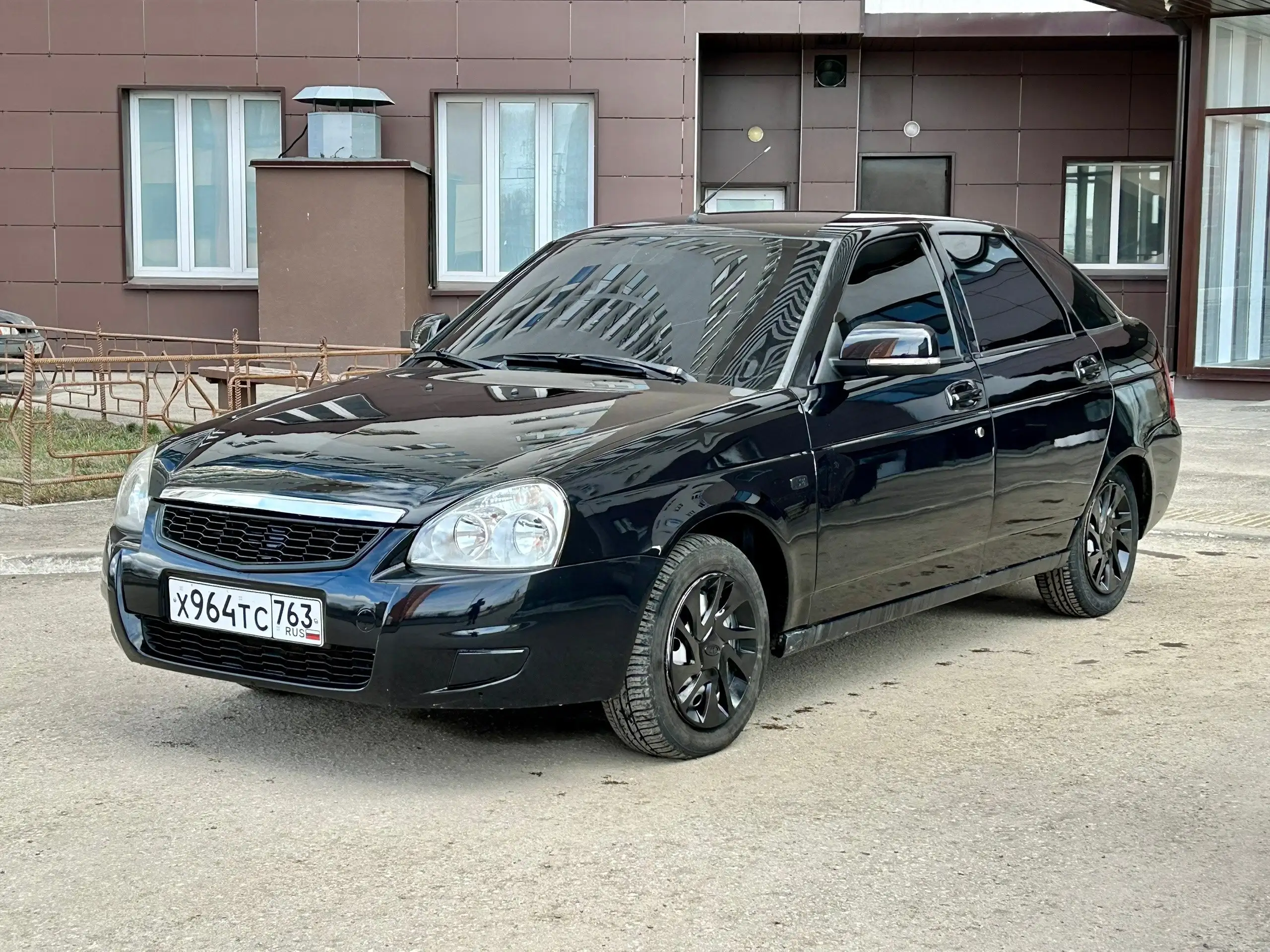 Лада Приора 2011 года в хорошей комплектации - Легковые автомобили (Авто) в Самара