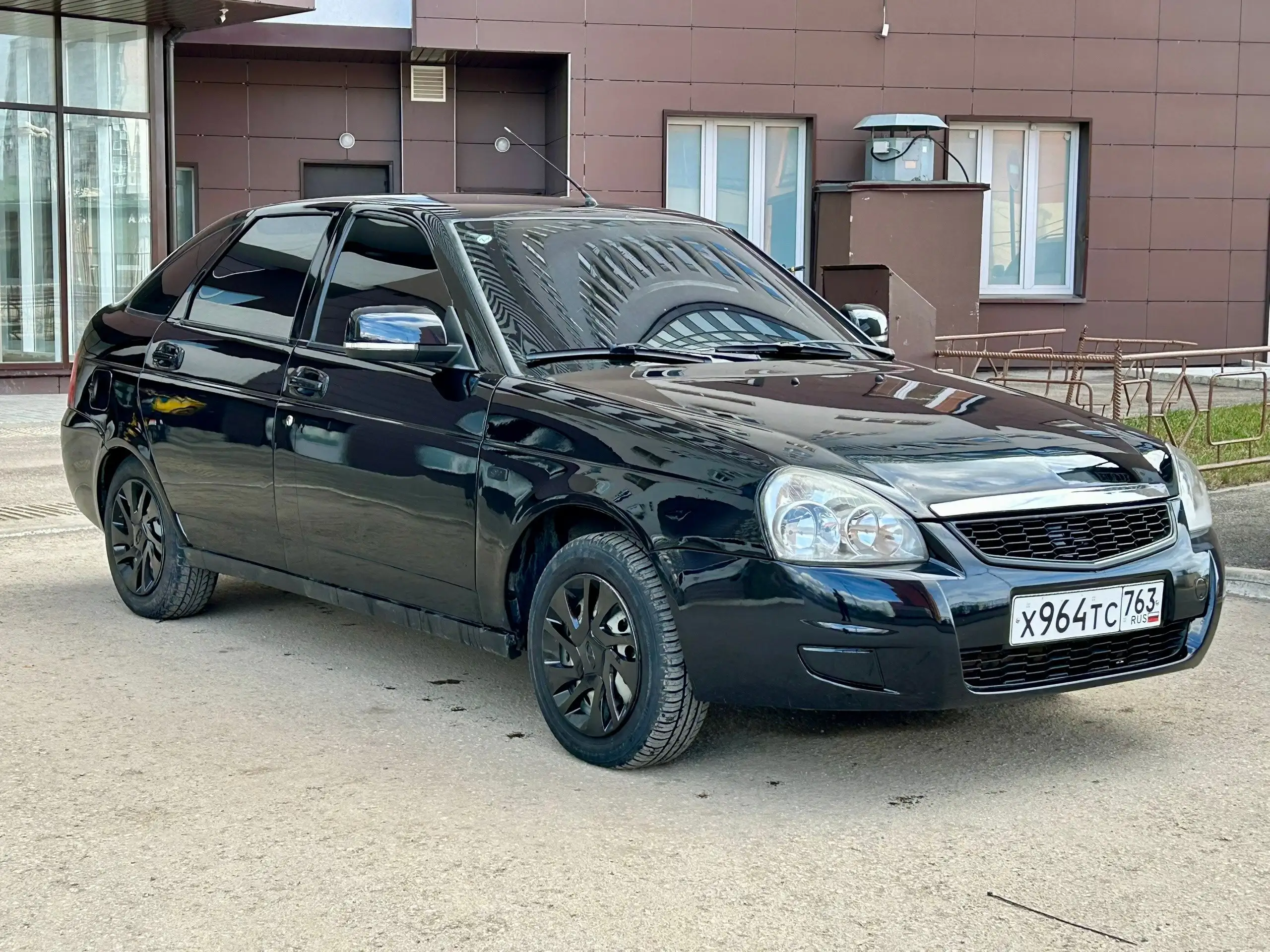 Лада Приора 2011 года в хорошей комплектации - Легковые автомобили (Авто) в Самара