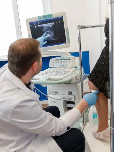 Прием флеболога с УЗИ вен в клинике Варикоза Нет - Электромонтаж в Самара