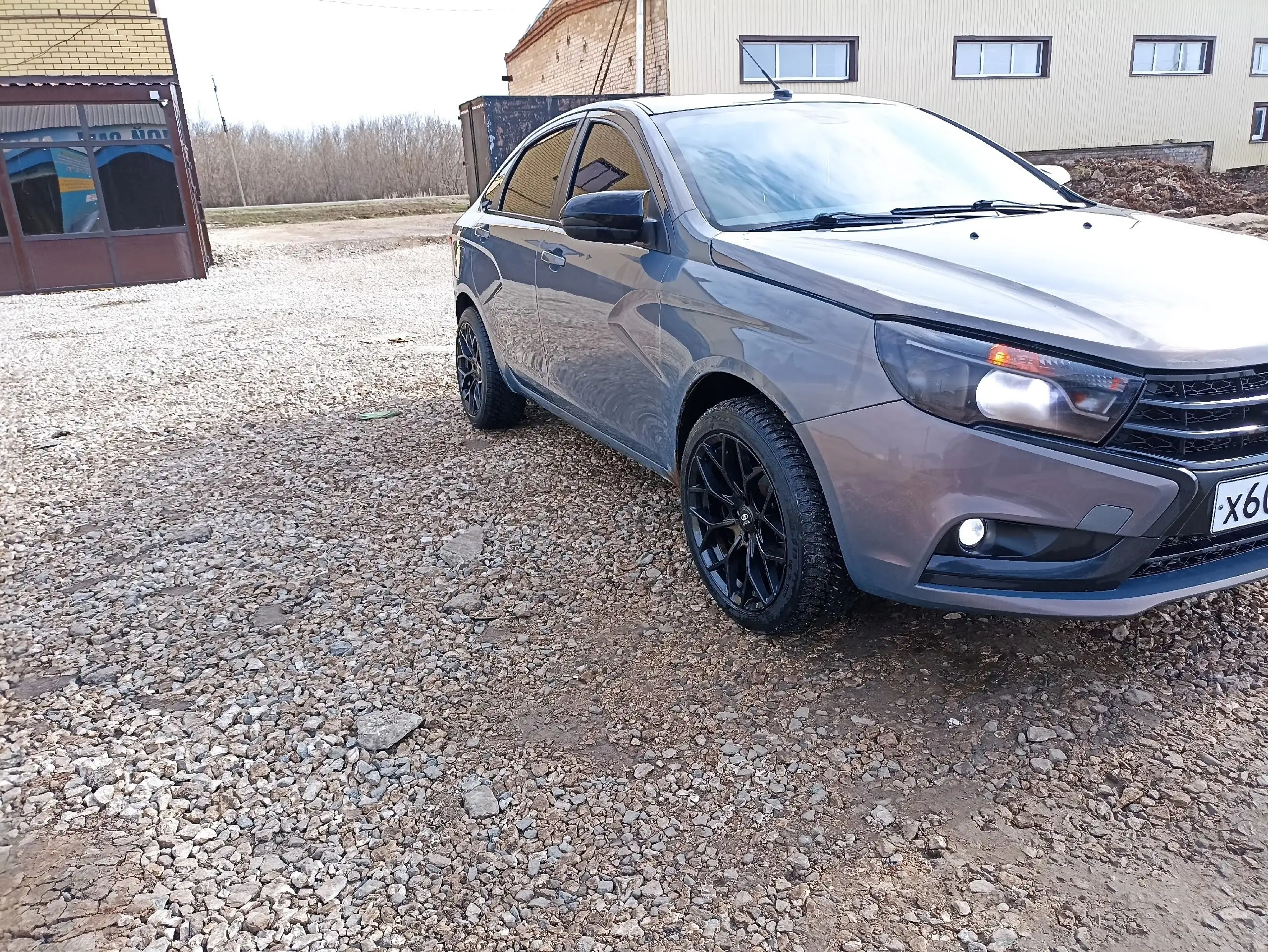 Лада Веста 2018 г.в. с зимней резиной на дисках - Легковые автомобили (Авто) в Самара