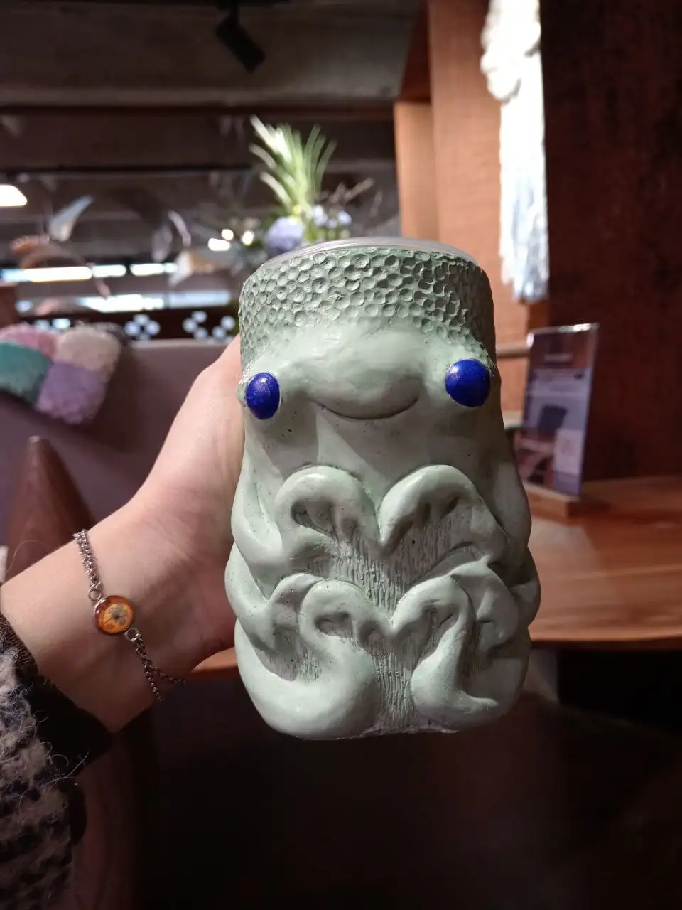 Цикады из бетона - Барахолка в Красноярск