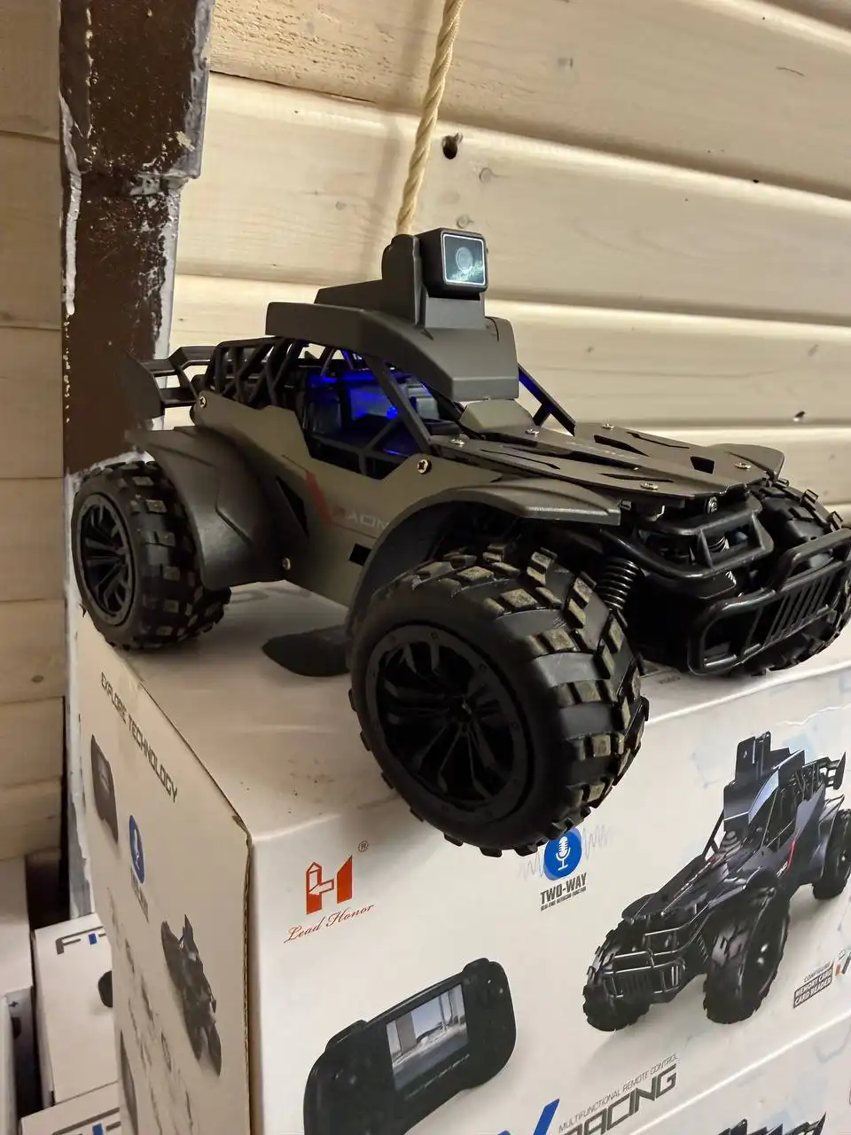 Машинка на пульте управления с камерой