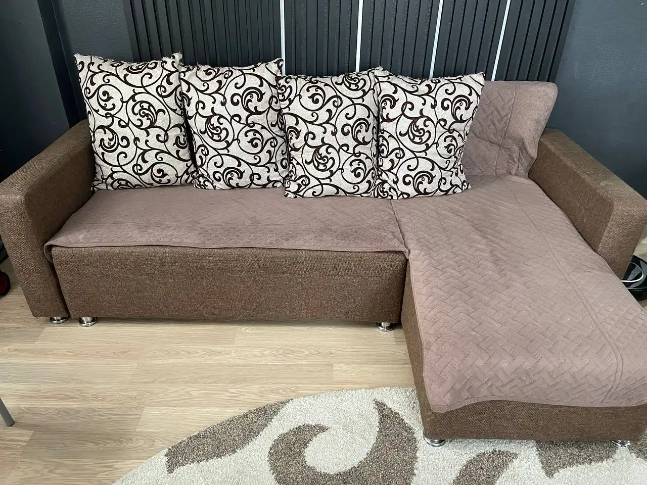 Диван б/у в хорошем состоянии