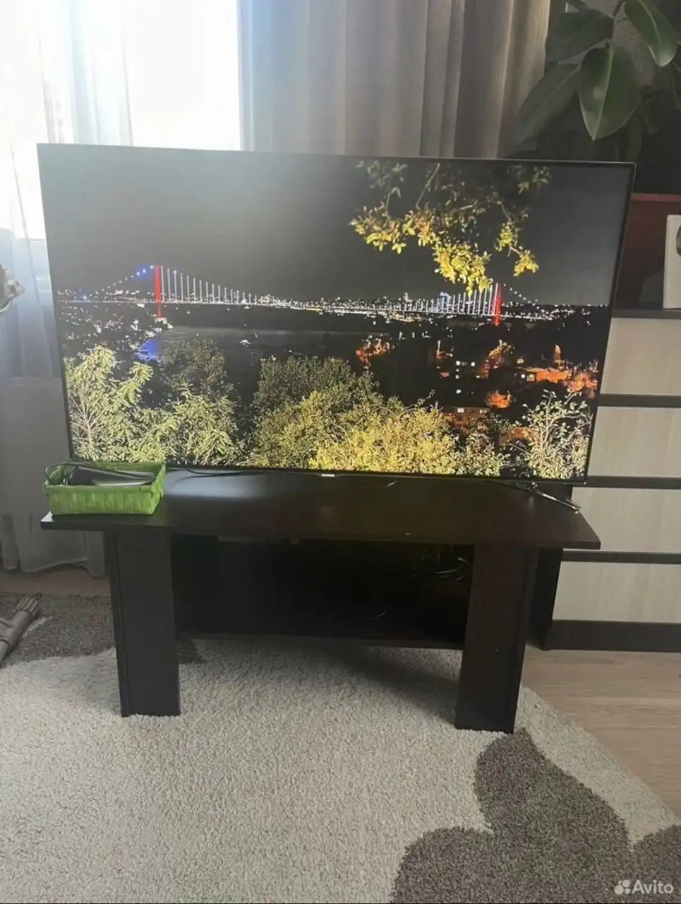 Стол б/у в хорошем состоянии