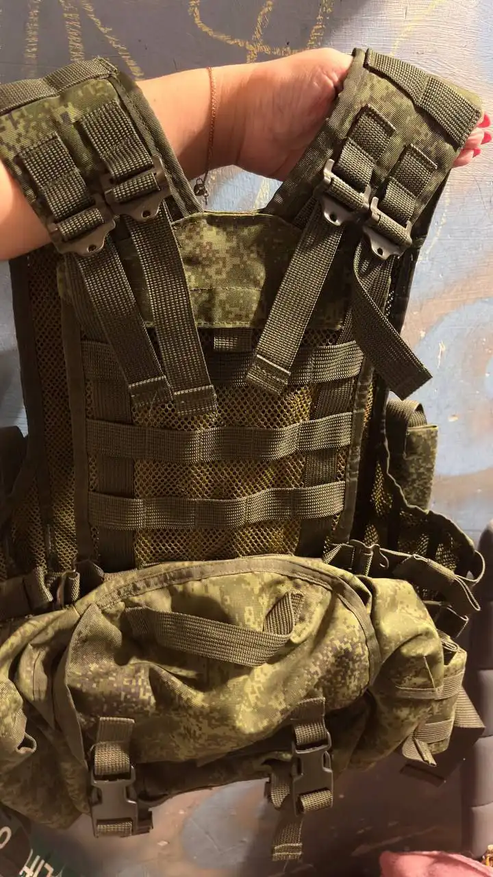 Разгрузочный жилет и аксессуары для тактических игр