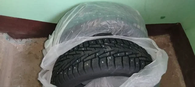 Продажа двух новых шин - Запчасти в Подольск