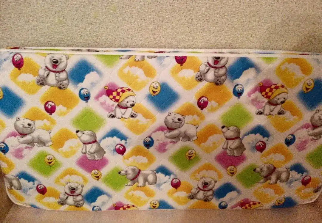 Продам б/у матрасы и кровать