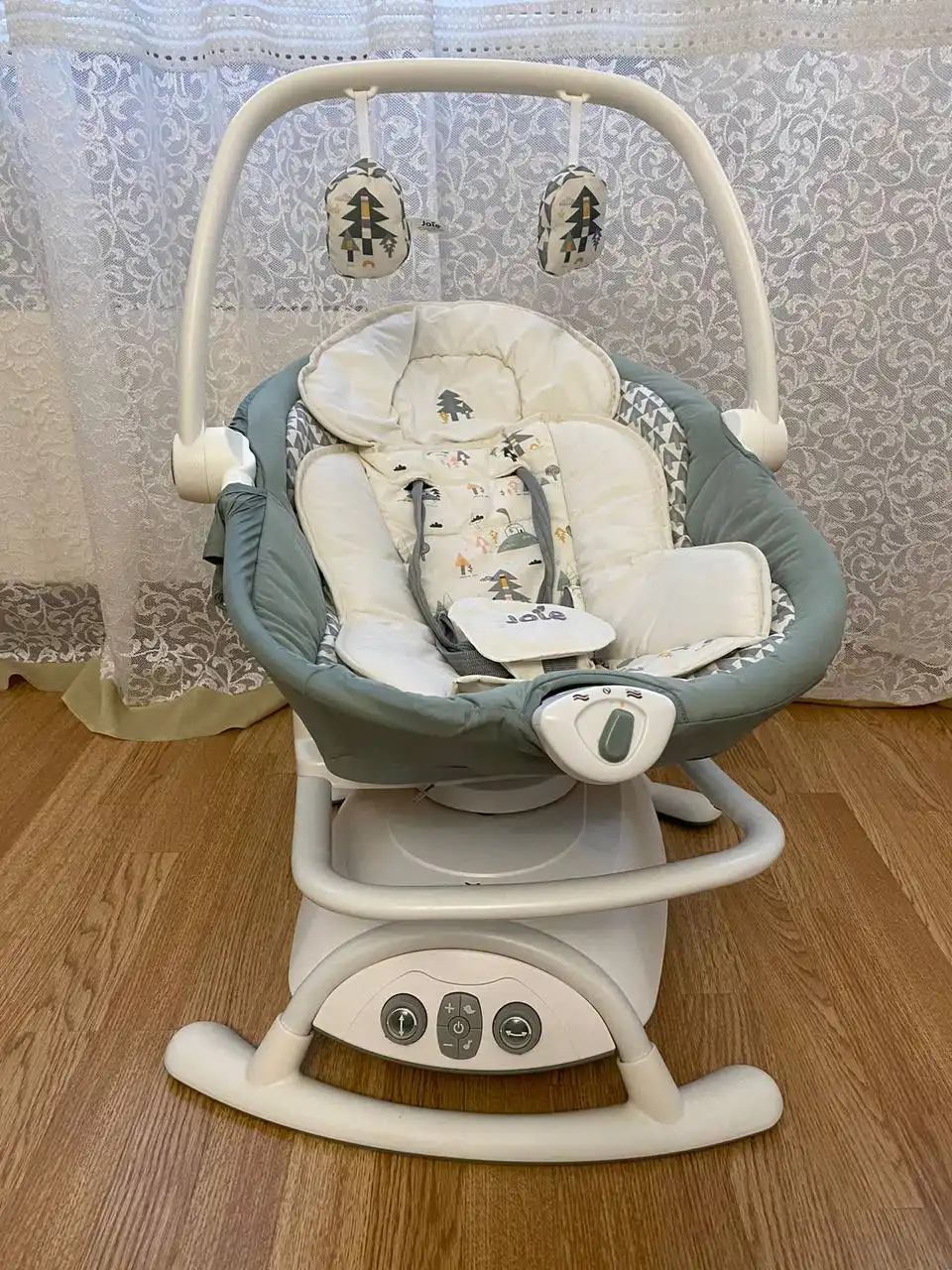 Качели-шезлонг JOIE SANSA в идеальном состоянии