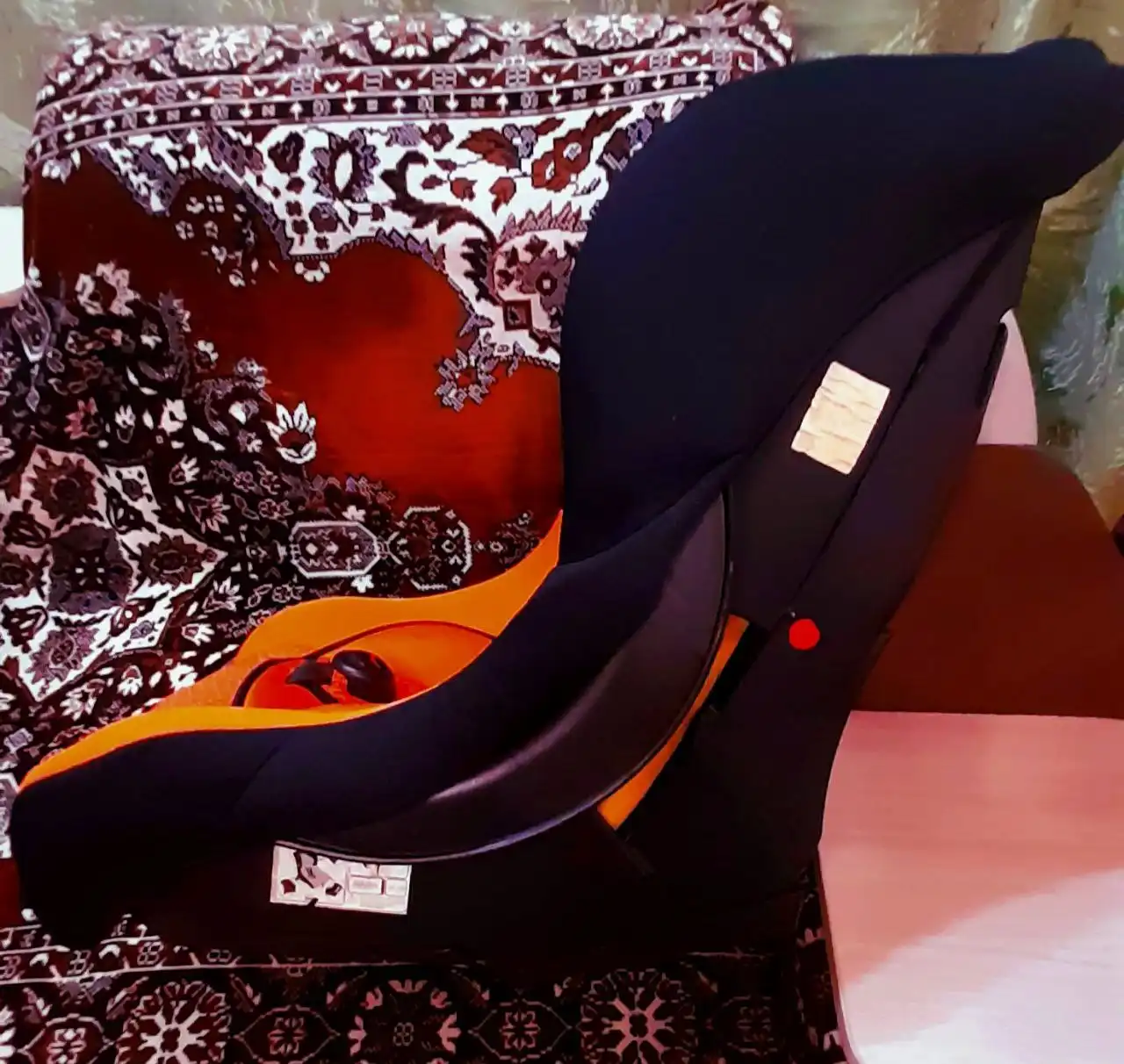 Продам детское автомобильное кресло 9-18 кг