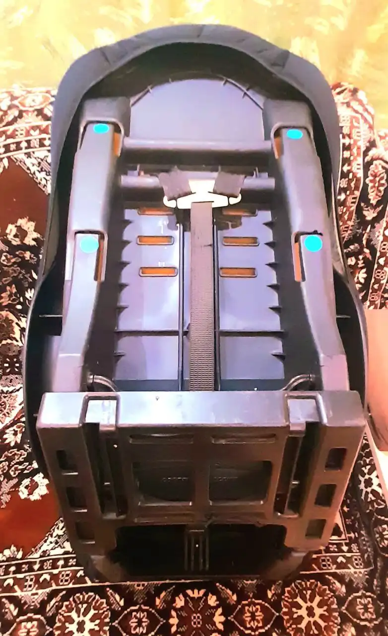 Продам детское автомобильное кресло 9-18 кг