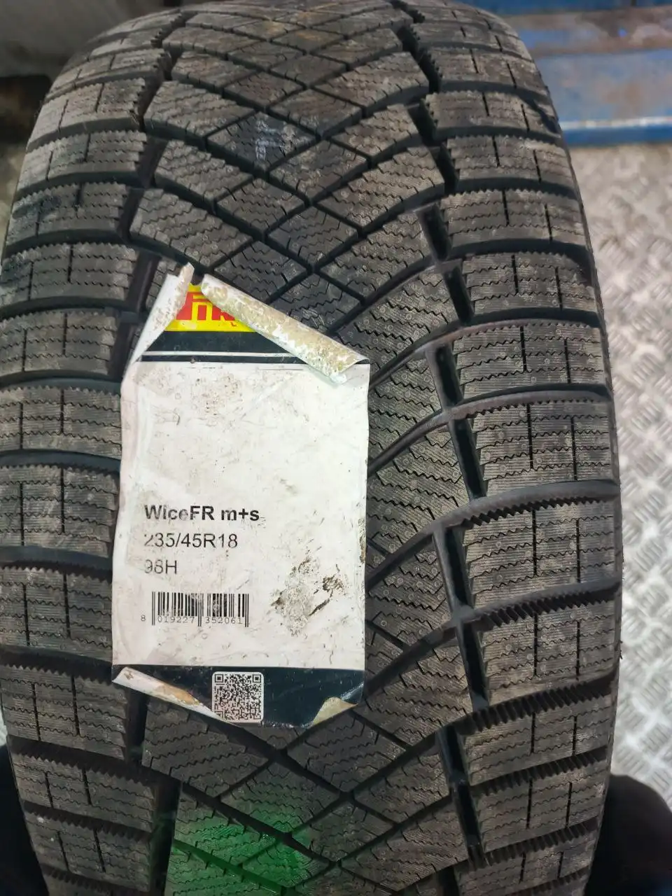 Продажа зимней резины Пирелли