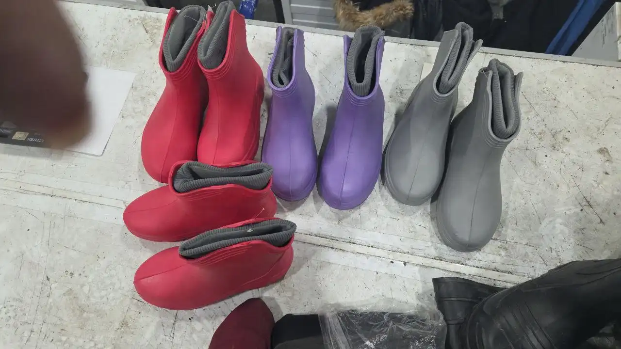 Продажа ботиков с мехом размер 39-40